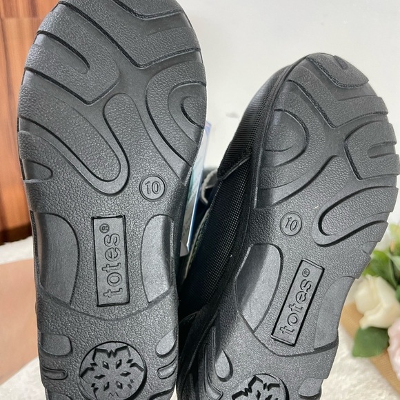 Totes snow boots size 10 - Picture 3 of 3